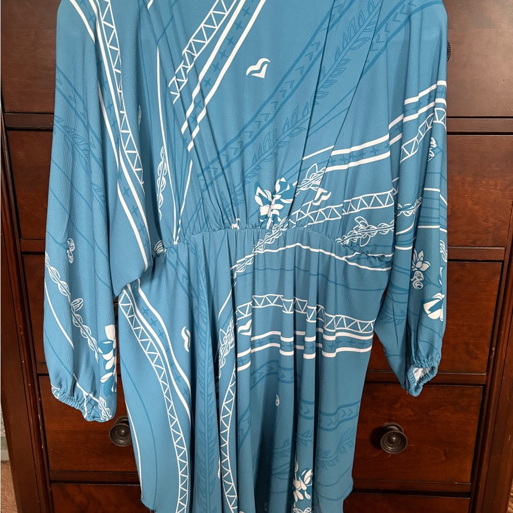 Euc Missing Polynesia In Blue Patterned Women Top… - image 4